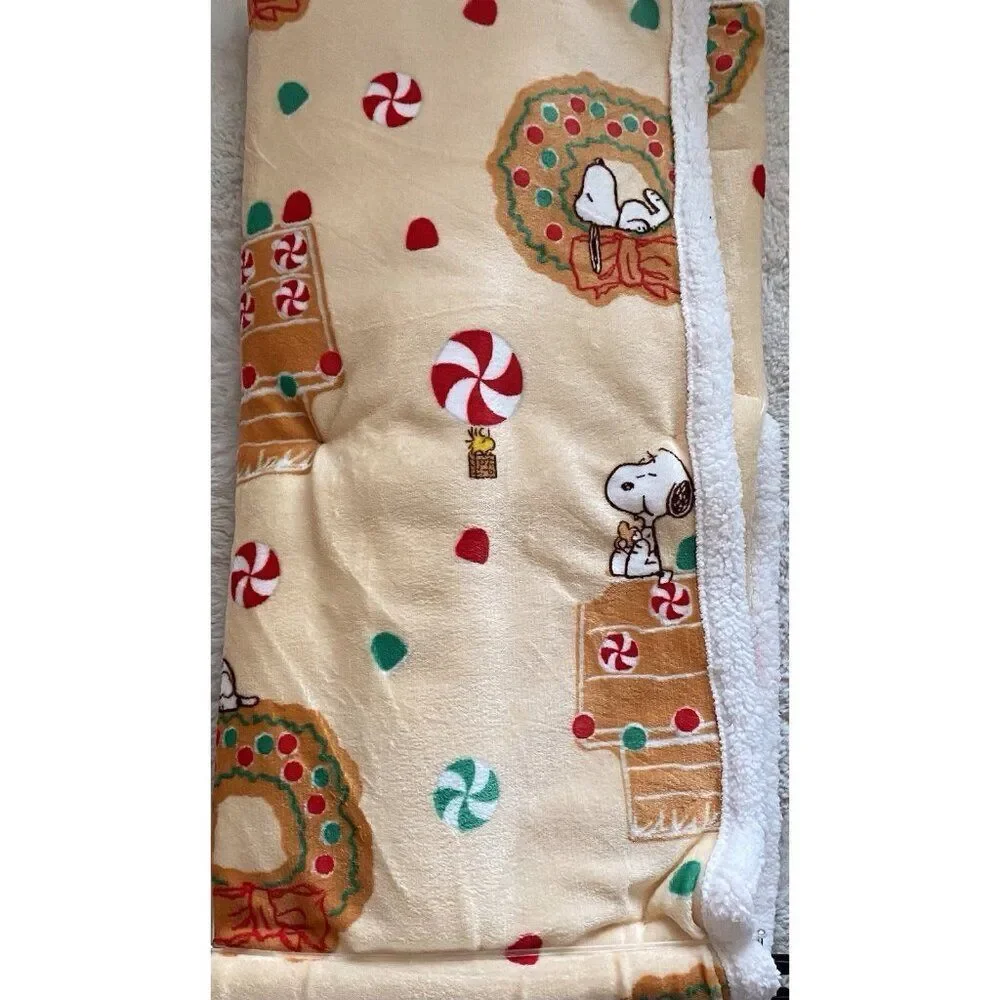 Peanuts Snoopy Sherpa‎ Backed Throw Blanket Gingerbread House Christmas 50X60”